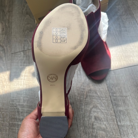 MICHAEL Michael Kors - Picture 6 of 7